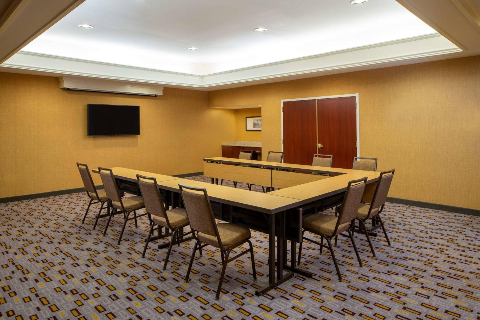 Courtyard By Marriott Covington / Mandeville Экстерьер фото