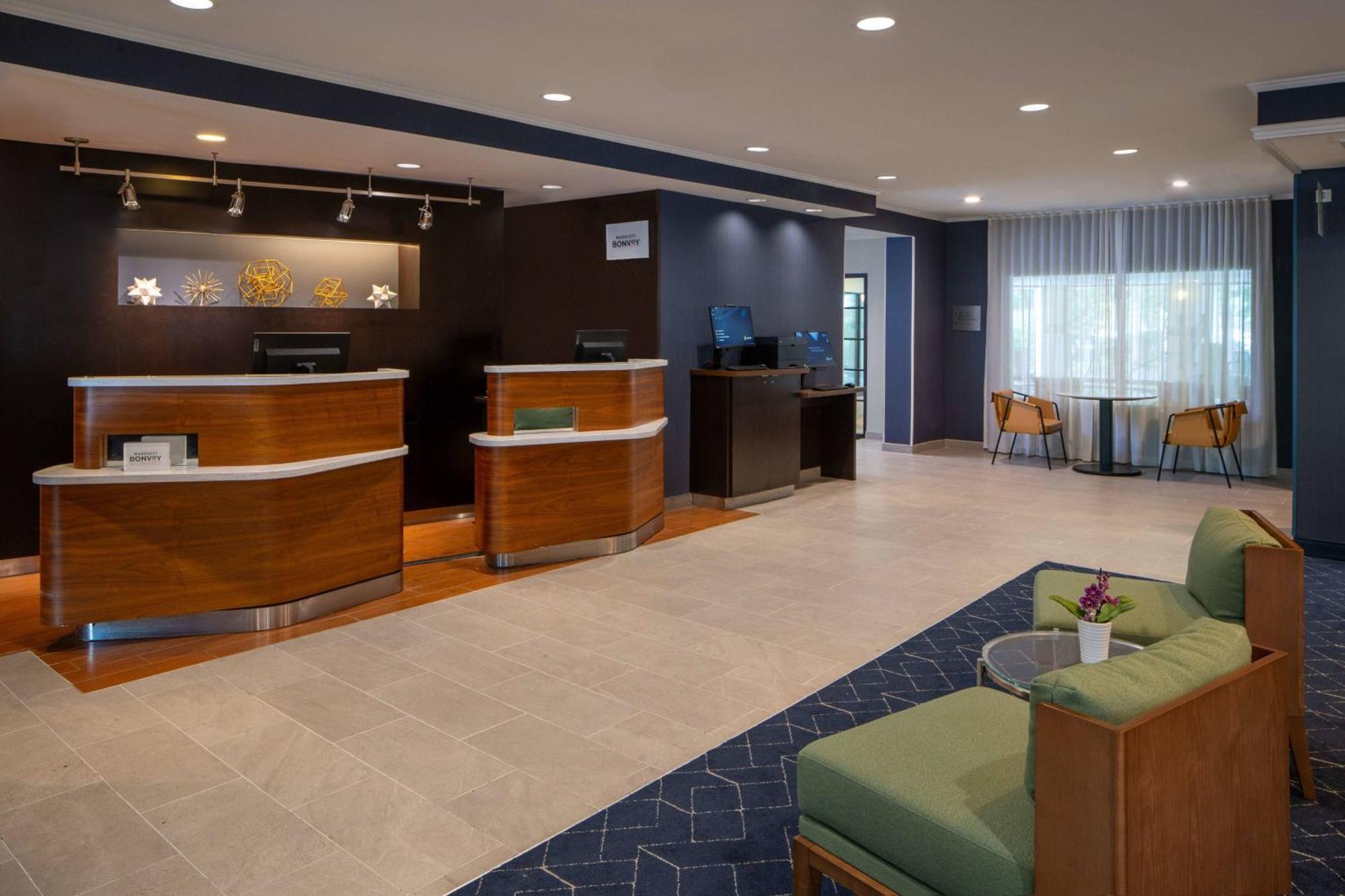 Courtyard By Marriott Covington / Mandeville Экстерьер фото