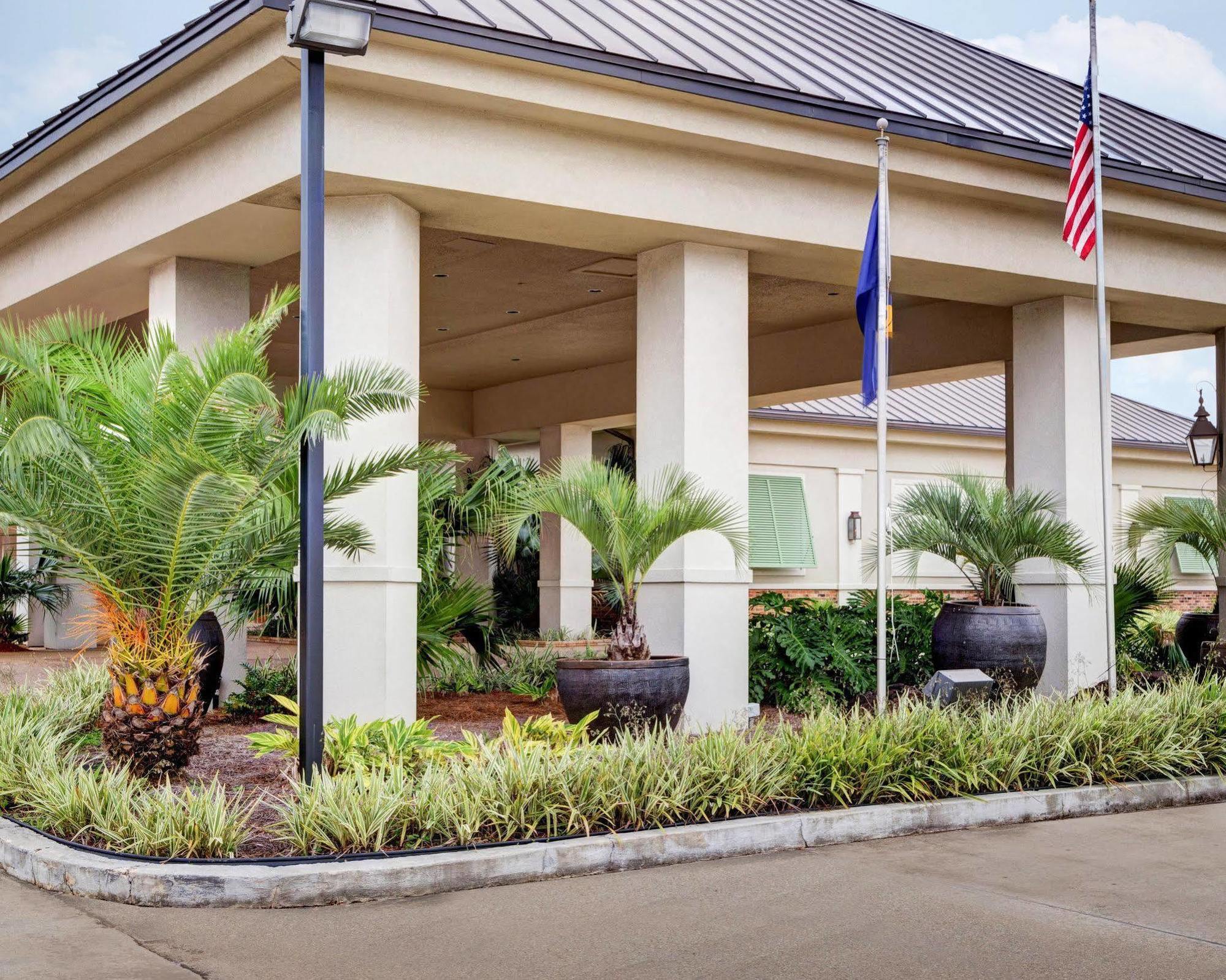 Courtyard By Marriott Covington / Mandeville Экстерьер фото