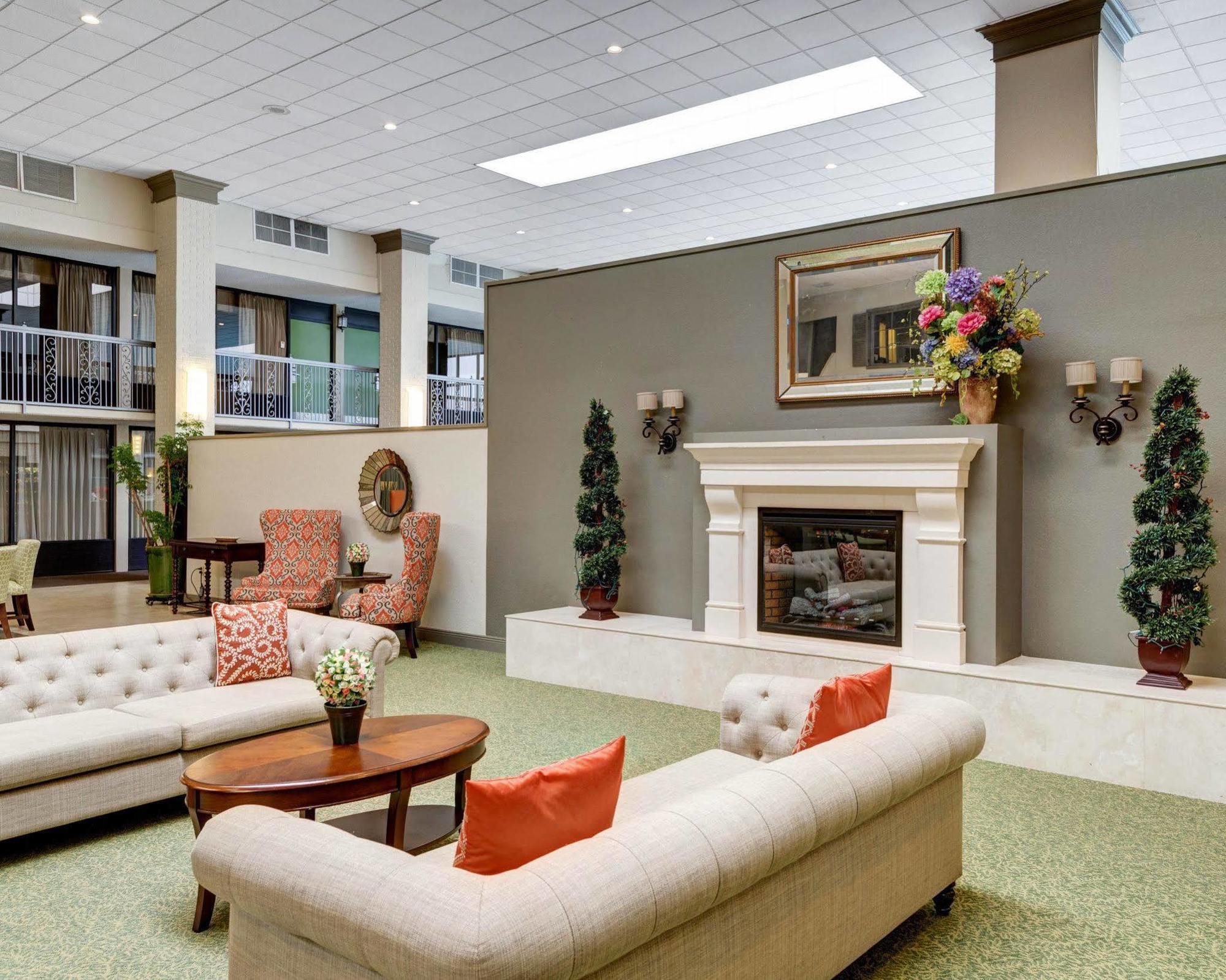 Courtyard By Marriott Covington / Mandeville Экстерьер фото