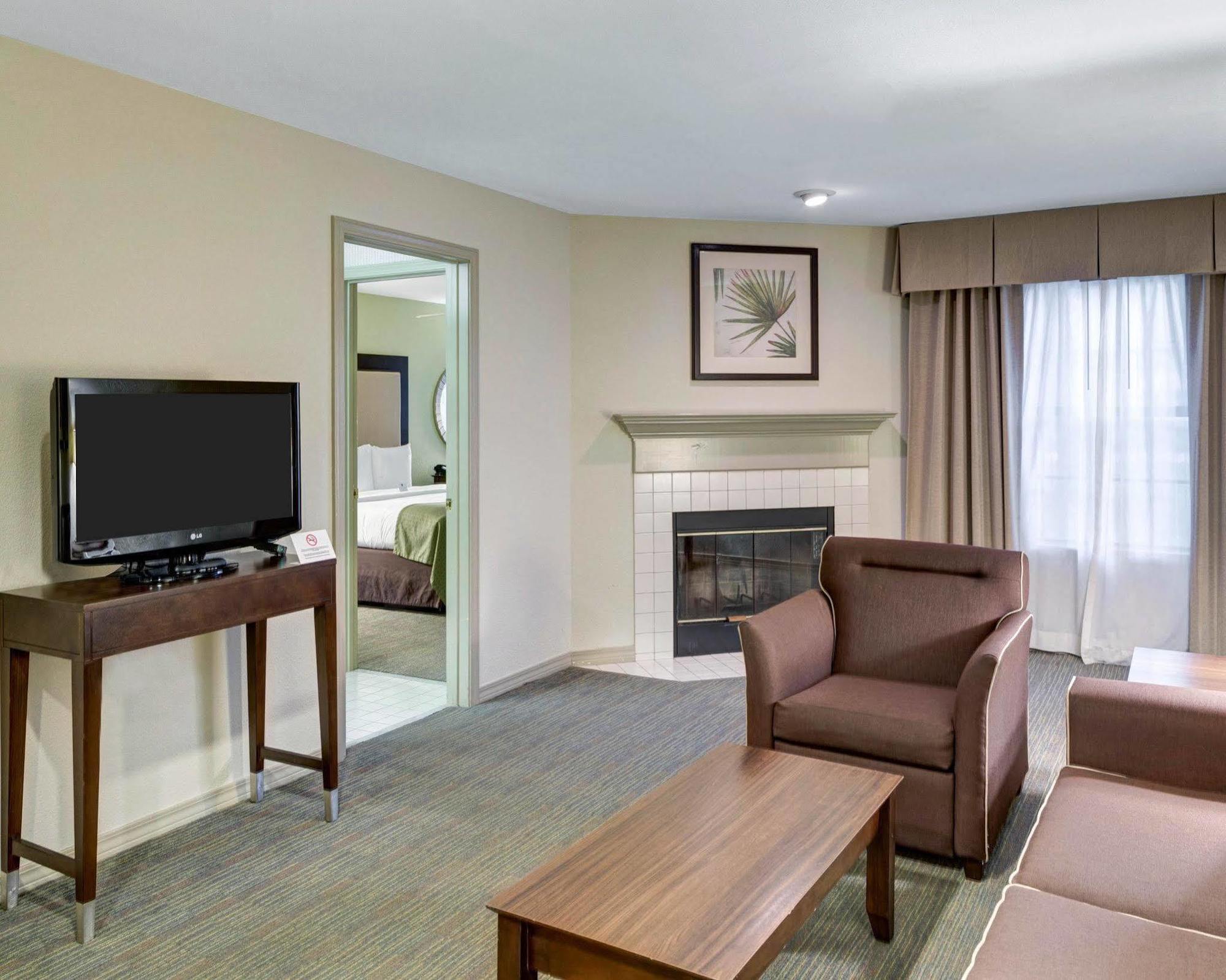 Courtyard By Marriott Covington / Mandeville Экстерьер фото