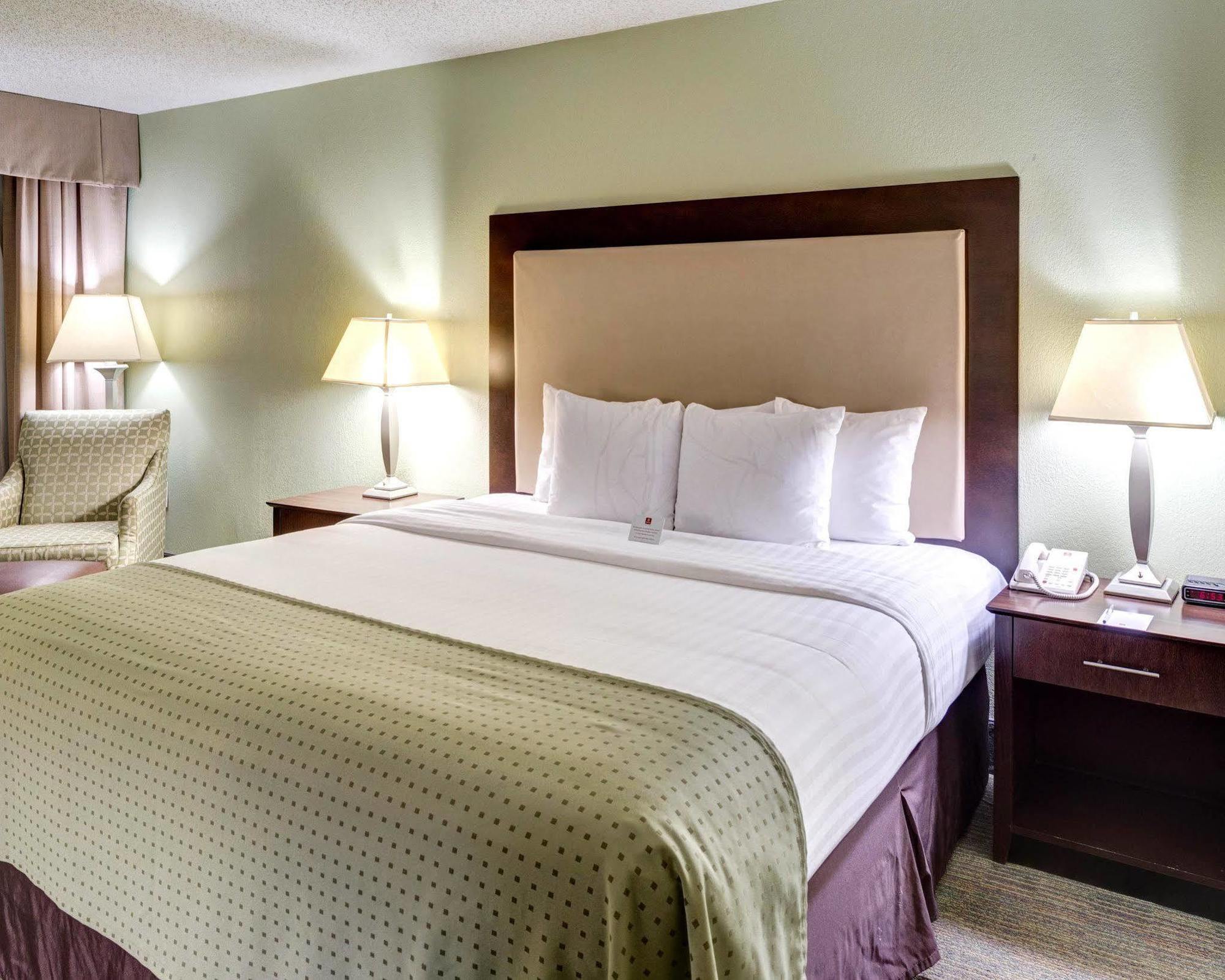 Courtyard By Marriott Covington / Mandeville Экстерьер фото